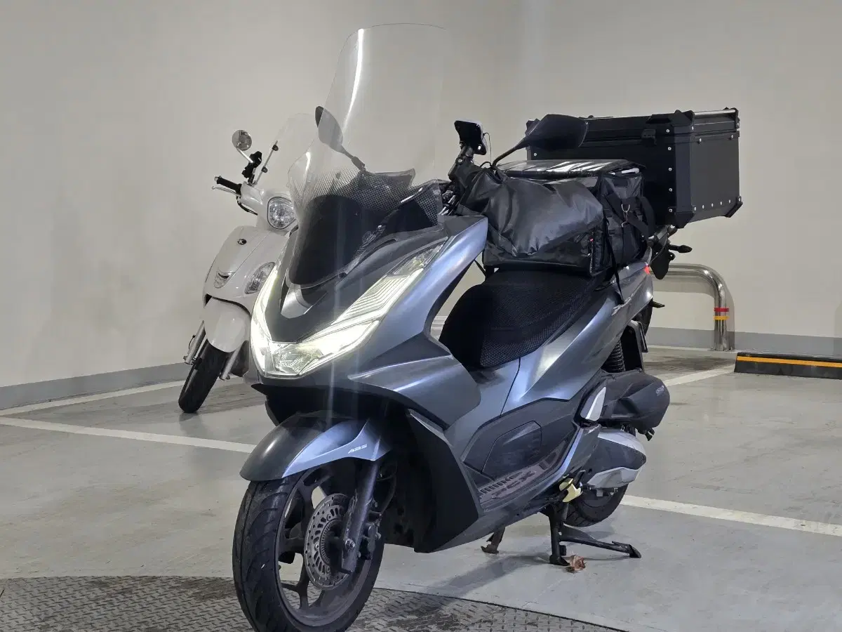 21년식 PCX125 ABS 판매합니다